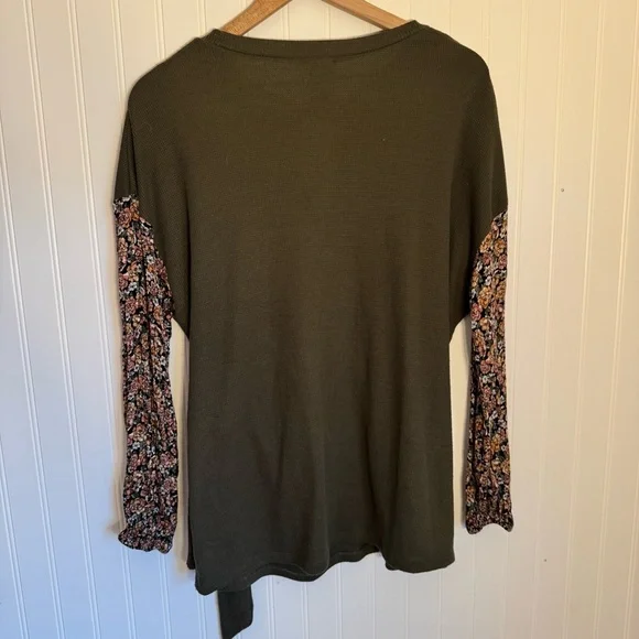 Daytrip Dusty Olive Floral Sleeve Side Tie Long Sleeve Women’s Size Medium - Picture 8 of 14